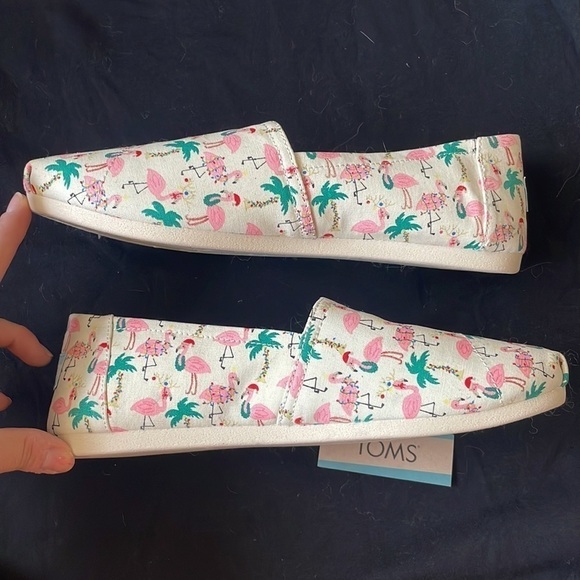 Brand New Toms Natural Holiday Flamingos Tropical Christmas Slip On Shoes Casual - Picture 10 of 15